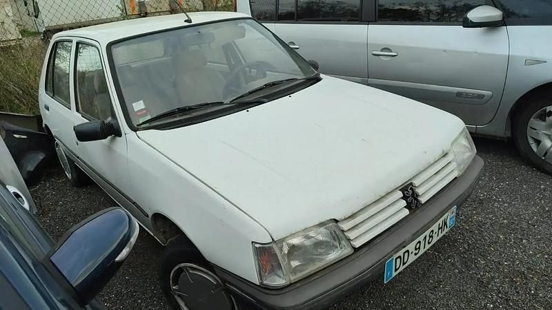 Occasion Peugeot 205 60 ch (44 kW) 1993 Citadine