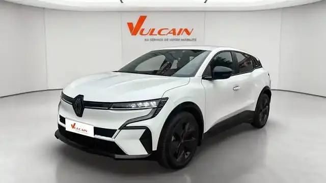 Blanc Occasion 2024 Renault Megane E-Tech Berline | 25 490 € (Prix juste) - Image 1/4