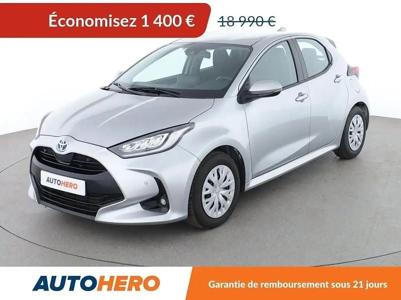 Gris Occasion 2022 Toyota Yaris Hybrid Business Edition Citadine | 17 590 € (Bon prix) - Image 1/2