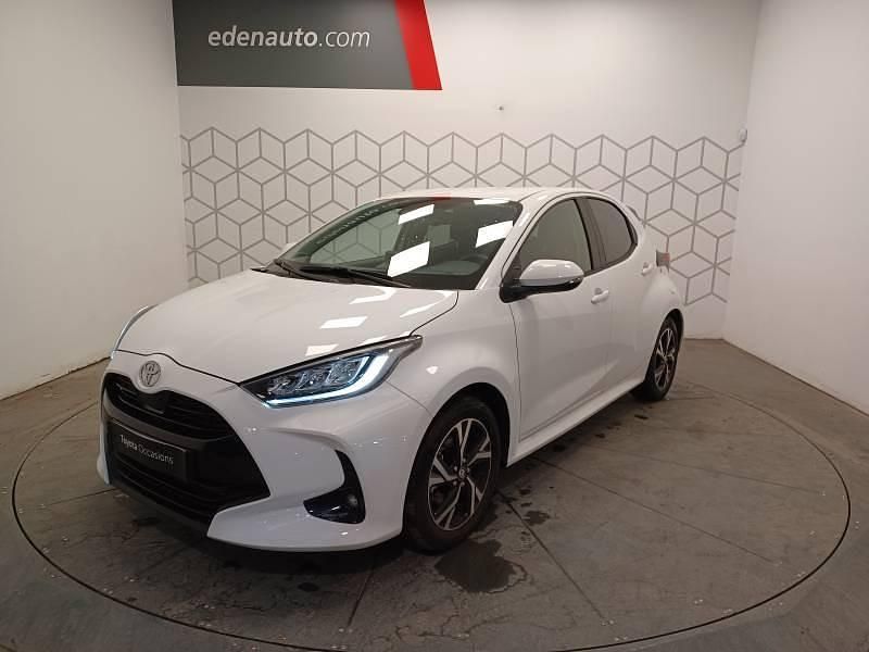 Utilisé 2024 Toyota Yaris Hybrid Design Citadine | 21 990 € (Prix juste) - Image 1/4