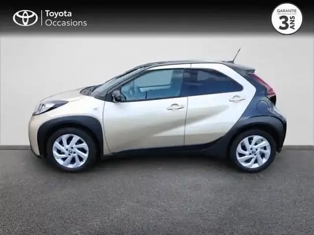 Occasion Toyota Aygo X Design 2023 Biton beige gingembre métal/toit noir SUV