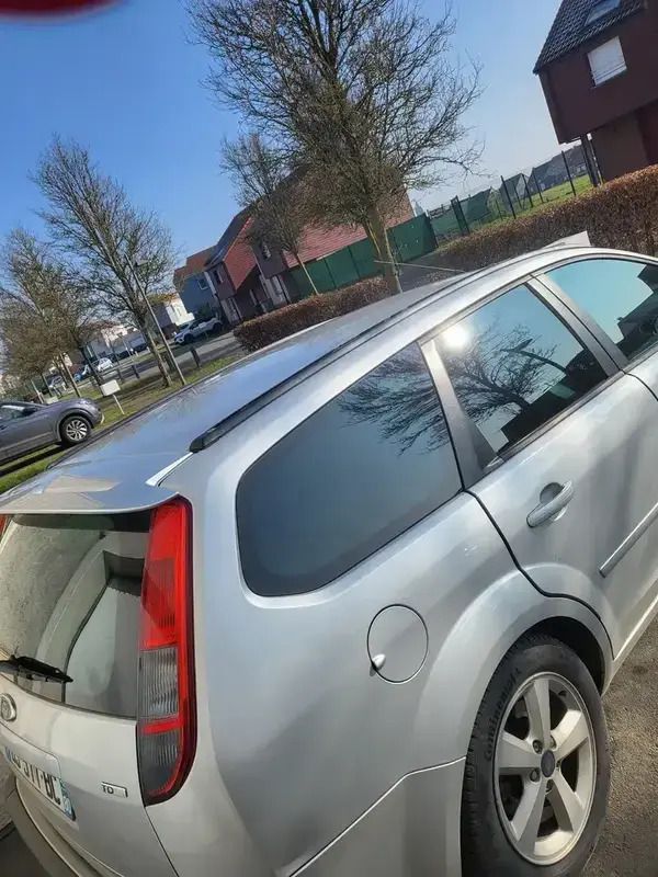Image 2/4