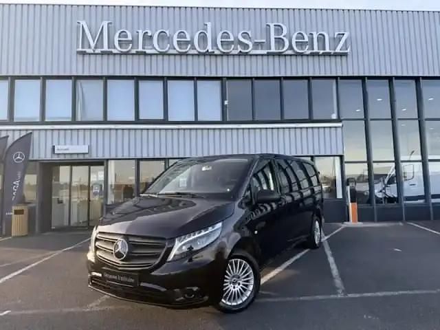 Noir Occasion 2023 Mercedes Vito Van | 52 680 € - Image 1/4