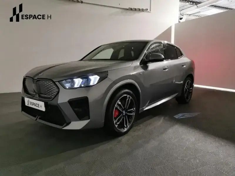 Utilisé 2025 BMW iX2 M Sport SUV | 52 980 € (Prix cher) - Image 1/4