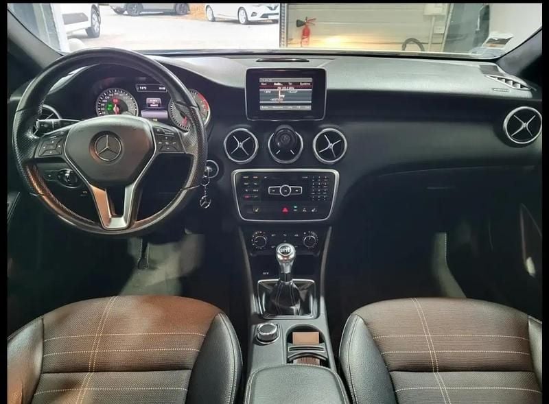 Blanc Occasion 2013 Mercedes A180 Berline | 9 900 € (Bon prix) - Image 1/4