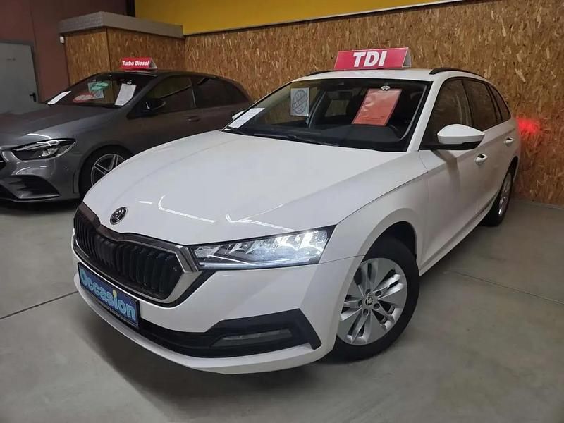 Blanc Occasion 2020 Skoda Octavia Break | 19 900 € (Prix juste) - Image 1/4