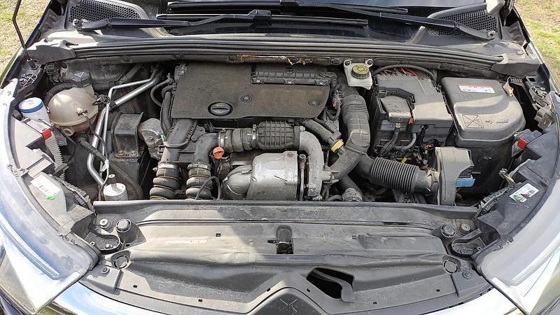 Occasion DS Automobiles DS4 Be Chic 120 ch (88 kW) 2016 Noir Citadine