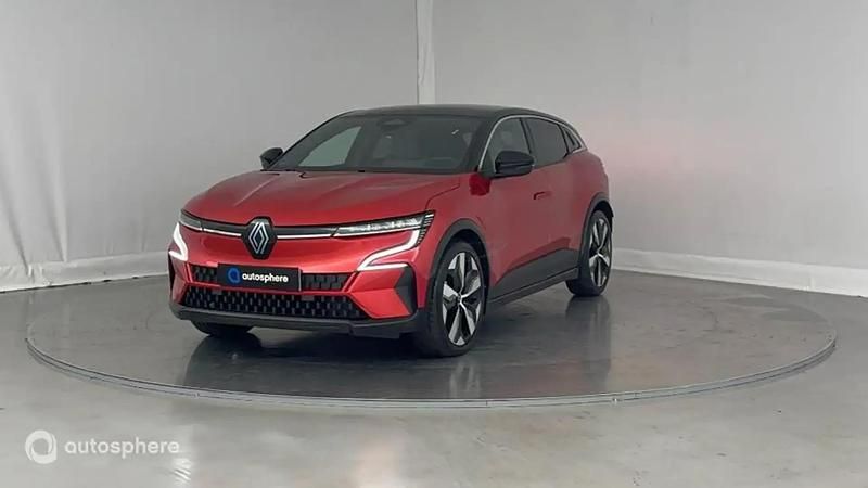 Rouge Utilisé 2024 Renault Mégane Techno SUV | 32 999 € (Prix cher) - Image 1/4
