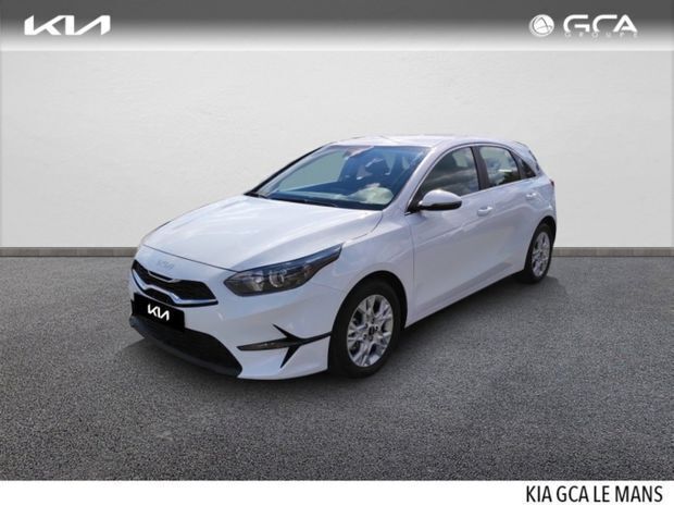 Blanc Nouvelle 2024 Kia Ceed Active | 23 990 € (Prix juste) - Image 1/4