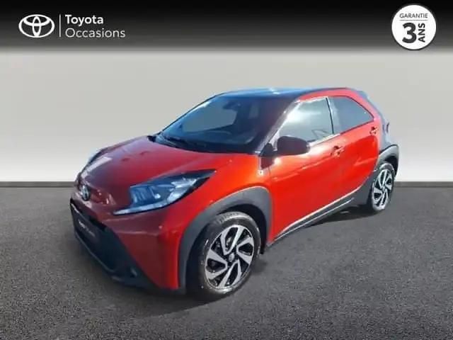 Rouge Utilisé 2024 Toyota Aygo X Design SUV | 15 490 € - Image 1/4