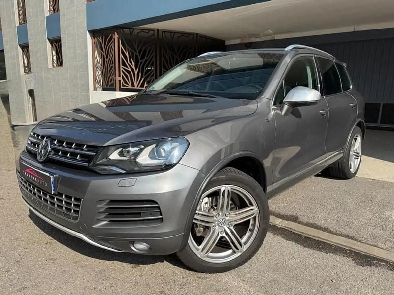 Gris Utilisé 2014 VW Touareg SUV | 18 990 € - Image 1/4