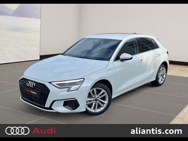 Blanc glacier métallisé Utilisé 2024 Audi A3 Sportback e-tron Design Berline | 36 986 € (Prix juste) - Image 1/4
