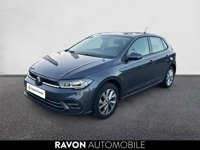 Smoky gray metallic Utilisé 2022 VW Polo S Berline | 16 490 € (Prix juste) - Image 1/4
