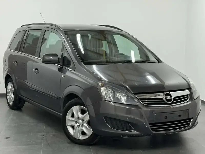 Noir Utilisé 2011 Opel Zafira Monospace | 3 450 € - Image 1/4