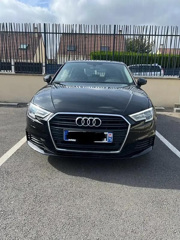 Utilisé 2017 Audi A3 Sportback Design Berline | 11 000 € (Prix juste) - Image 1/4