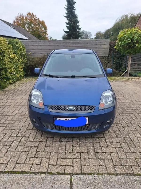 Occasion 2006 Ford Fiesta Ambiente Citadine | 4 900 € (Prix cher) - Image 1/4