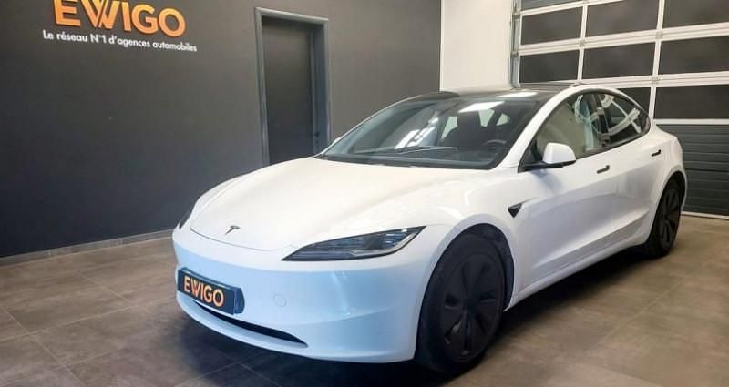Blanc Utilisé 2024 Tesla Model 3 Standard Range Berline | 33 990 € (Prix cher) - Image 1/4
