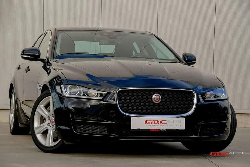 Noir Utilisé 2016 Jaguar XE Prestige Berline | 16 500 € (Prix juste) - Image 1/4