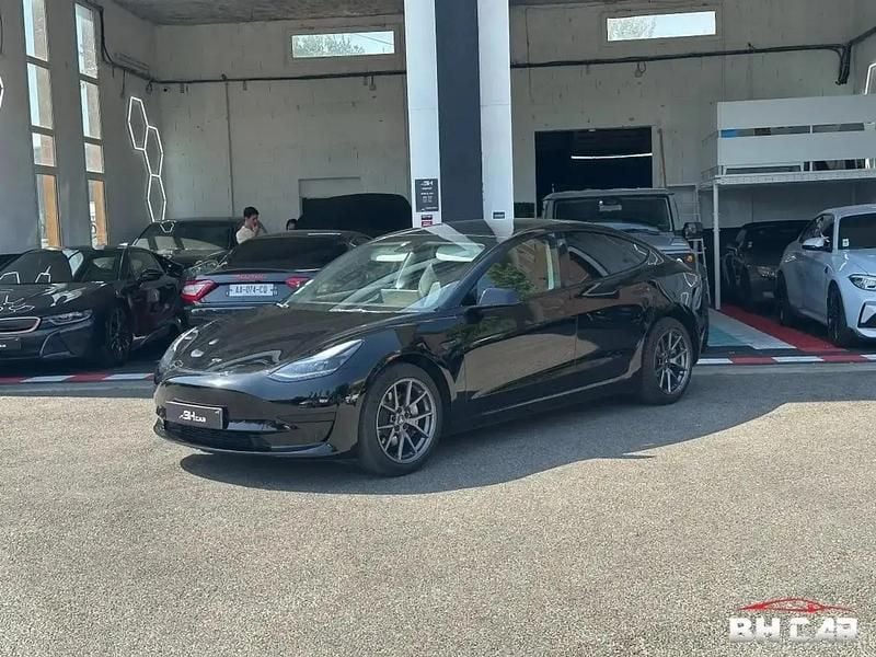 Noir Occasion 2023 Tesla Model 3 Standard Range Berline | 29 990 € (Prix juste) - Image 1/4