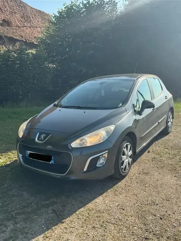 Gris Utilisé 2012 Peugeot 308 Active Berline | 3 990 € (Prix juste) - Image 1/4