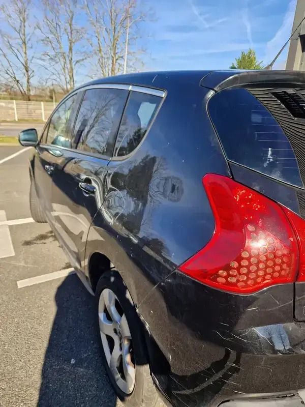 Noir Utilisé 2012 Peugeot 3008 Style Break | 3 800 € (Prix assez cher) - Image 1/4