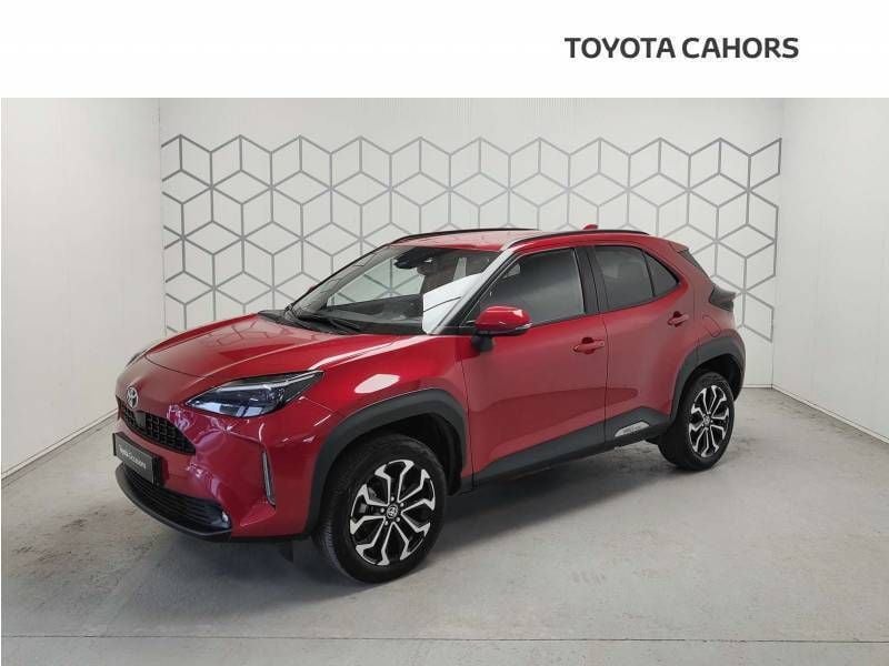 Rouge Utilisé 2024 Toyota Yaris Design | 24 900 € (Prix juste) - Image 1/3