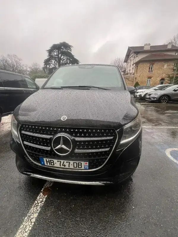 Utilisé 2024 Mercedes V250 Monospace | 84 500 € (Prix cher) - Image 1/4