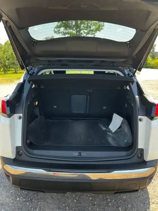 Blanc Utilisé 2018 Peugeot 3008 S SUV | 17 000 € - Image 1/4