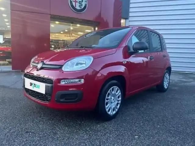 Rouge amore métallisé Nouvelle 2025 Fiat Panda Classica Berline | 15 990 € (Prix juste) - Image 1/4