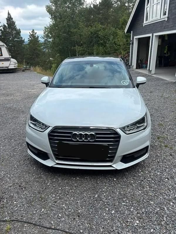 Utilisé 2015 Audi A1 Sportback Citadine | 11 000 € (Super prix) - Image 1/4