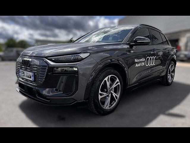 Gris daytona nacré Utilisé 2025 Audi Q6 e-tron S-Line SUV | 76 500 € (Prix juste) - Image 1/4