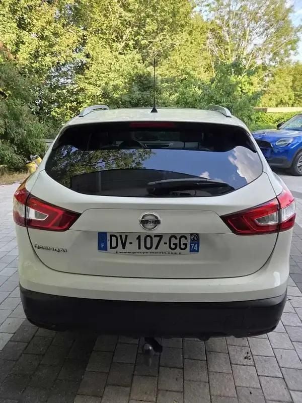 Blanc Utilisé 2015 Nissan Qashqai Tekna SUV | 10 500 € (Bon prix) - Image 1/4