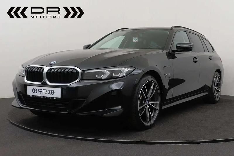 Noir Utilisé 2022 BMW 320e Break | 30 995 € (Prix juste) - Image 1/4