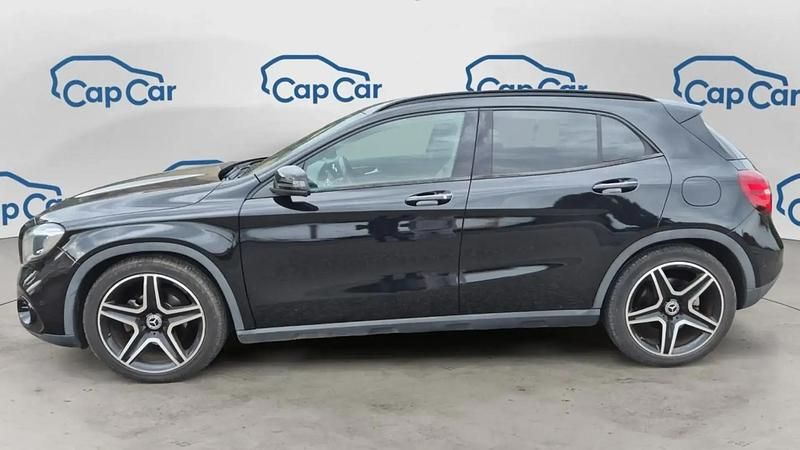 Occasion Mercedes 180 AMG line 122 ch (89 kW) 2019 Noir Berline