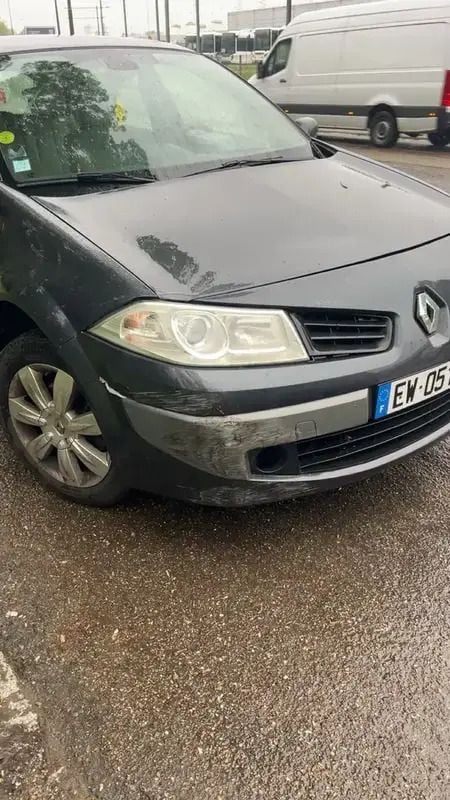 Utilisé 2007 Renault Mégane II Dynamique Berline | 2 700 € - Image 1/4