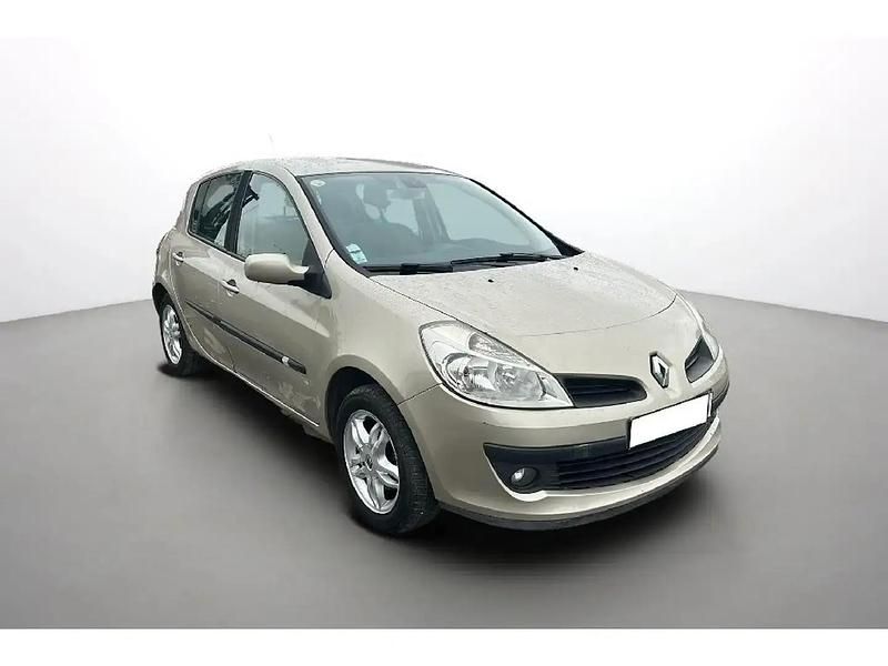 Occasion Renault Clio III Privilege 101 ch (74 kW) 2007 Beige Berline