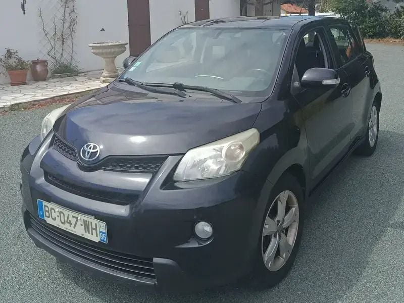 Noir Utilisé 2010 Toyota Urban Cruiser Life SUV | 7 900 € - Image 1/4