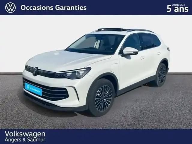 Blanc Occasion 2025 VW Tiguan Elegance SUV | 46 983 € - Image 1/4