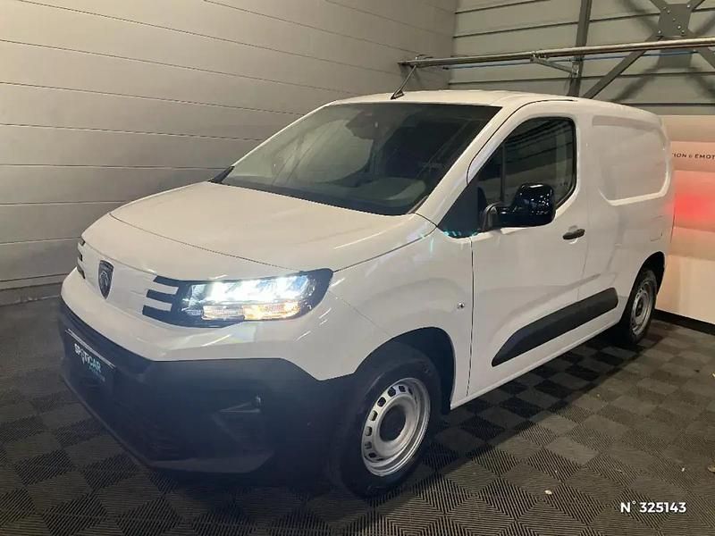 Blanc Nouvelle 2025 Peugeot Partner S Monospace | 23 298 € (Prix juste) - Image 1/4