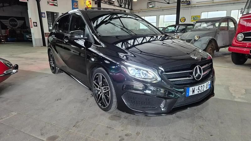 Noir Utilisé 2018 Mercedes B180 AMG Monospace | 17 200 € (Prix juste) - Image 1/4