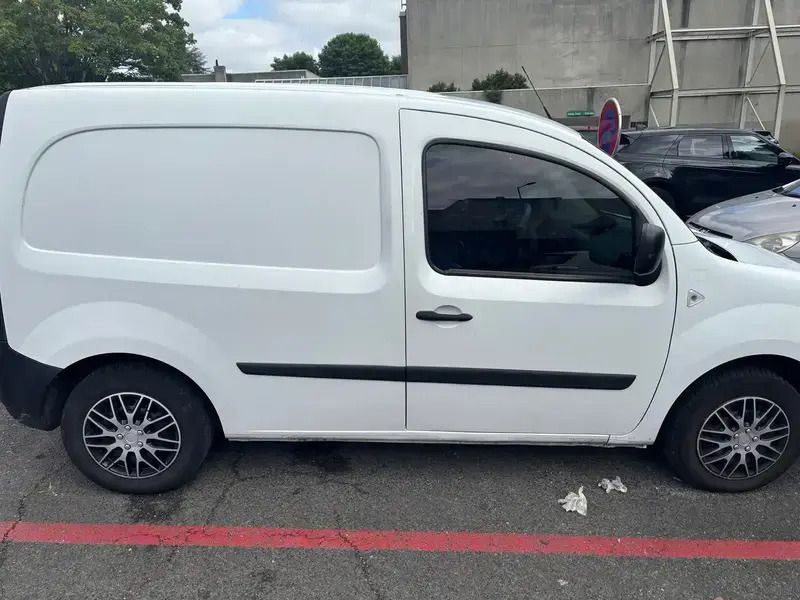 Blanc Utilisé 2010 Renault Kangoo Monospace | 3 100 € - Image 1/4