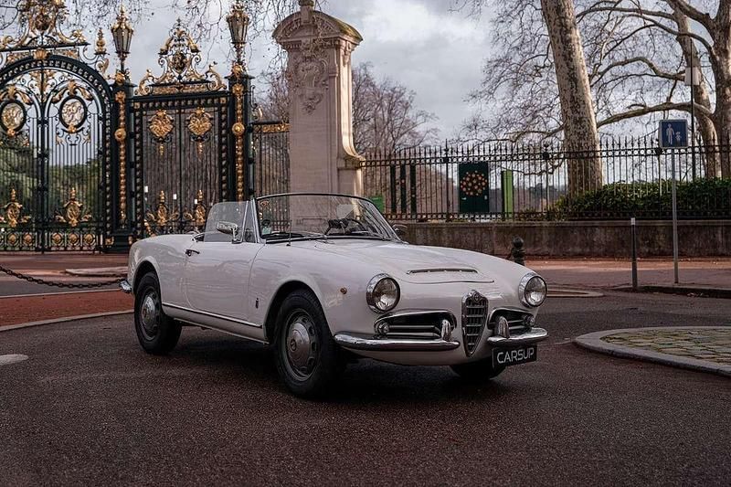 Occasion Alfa Romeo Giulia Spider 92 ch (67 kW) 1965 Blanc Cabriolet