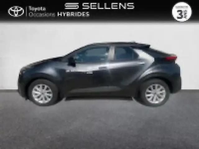 Gris atlas métallisé Occasion 2025 Toyota C-HR SUV | 31 990 € (Prix assez cher) - Image 1/4