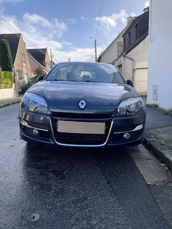 Utilisé 2012 Renault Laguna III Black Edition Berline | 7 500 € (Prix juste) - Image 1/4