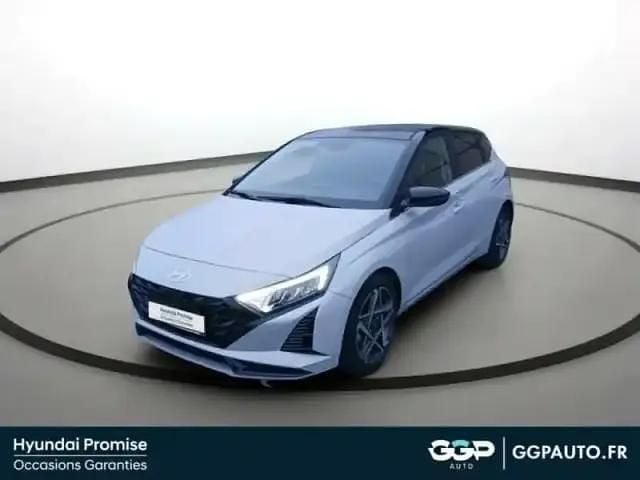 Occasion Hyundai i20 2025 Lumen gray métal/toit+rétros black Berline