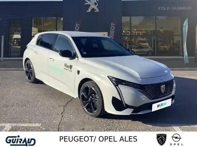 Occasion Peugeot 308 22 kW (30 ch) 2023 Teinte m. blanc okénite Berline