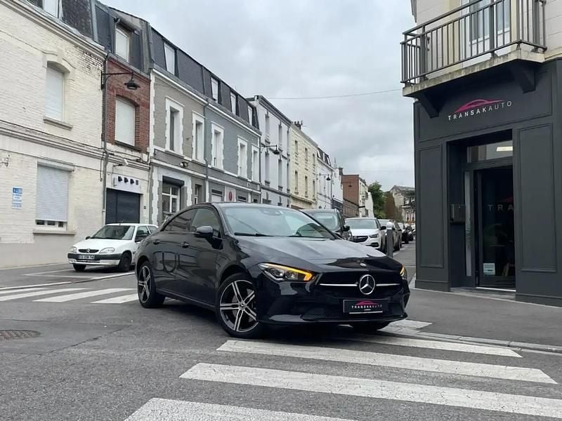 Noir Utilisé 2022 Mercedes CLA250e Progressive Berline | 26 990 € (Prix juste) - Image 1/4