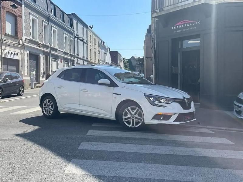 Blanc Utilisé 2020 Renault Mégane IV Business Berline | 8 990 € (Prix juste) - Image 1/4