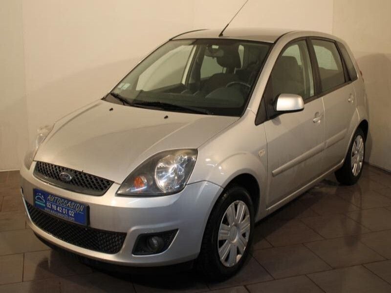 Gris Utilisé 2008 Ford Fiesta Citadine | 4 290 € (Prix cher) - Image 1/4