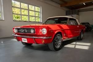 Rouge Utilisé 1965 Ford Mustang Cabriolet | 49 000 € - Image 1/4